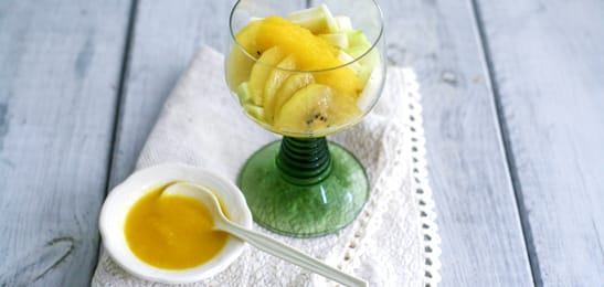 Recept van het Voedingscentrum: Winterfruit met mangosaus