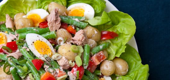 Recept van het Voedingscentrum: Aardappelsalade met sperzieboontjes en tonijn