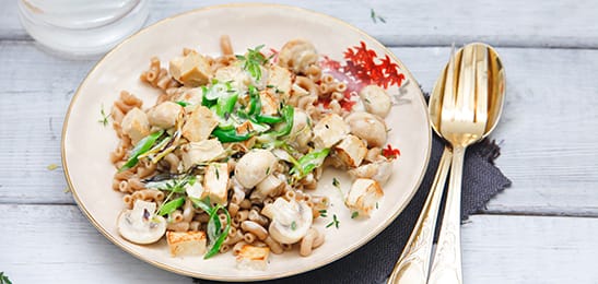 Recept van het Voedingscentrum: Macaroni met romige champignons en noten