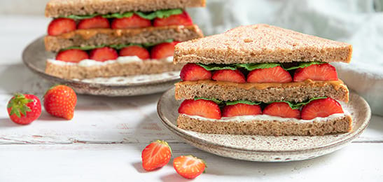 Afbeelding van Uitgelicht Recept: Aardbeiensandwich met munt