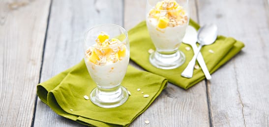 Recept van het Voedingscentrum: Yoghurt met mango en muesli