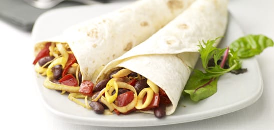 fajita's met vleesreepjes, groente en kidneybonen