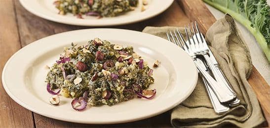 Recept van het Voedingscentrum: Boerenkoolstamppot met rode ui en noten