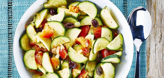 Recept van het Voedingscentrum: Courgetteratatouille met linzen