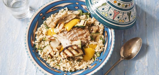 Recept van het Voedingscentrum: Couscous met gegrilde vis en groente