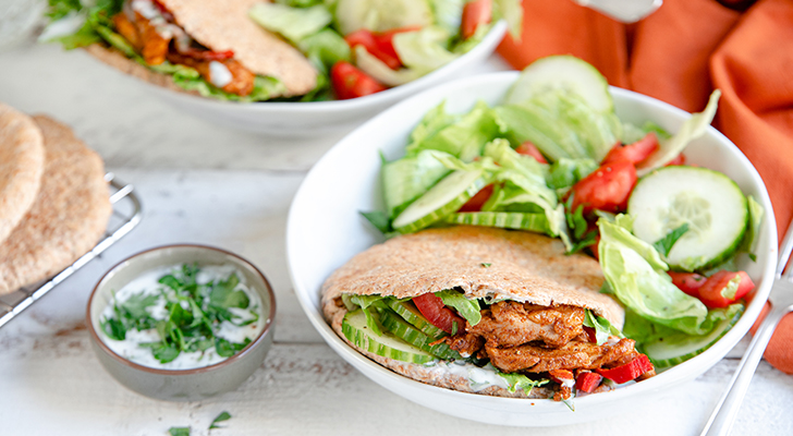 broodje shoarma met zelfgemaakte knoflooksaus