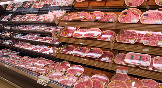 De World Health Organisation (WHO) concludeert dat er een verband is tussen het eten van rood vlees en het risico op kanker, met name darmkanker.
