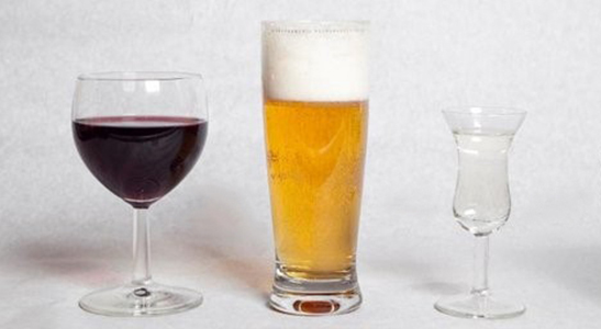 Is glas alcohol per gezond? | Voedingscentrum
