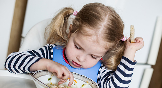 Als je kinderen namelijk dwingt tot het leegeten van hun bord kan dat het interne hongergevoel verstoren.